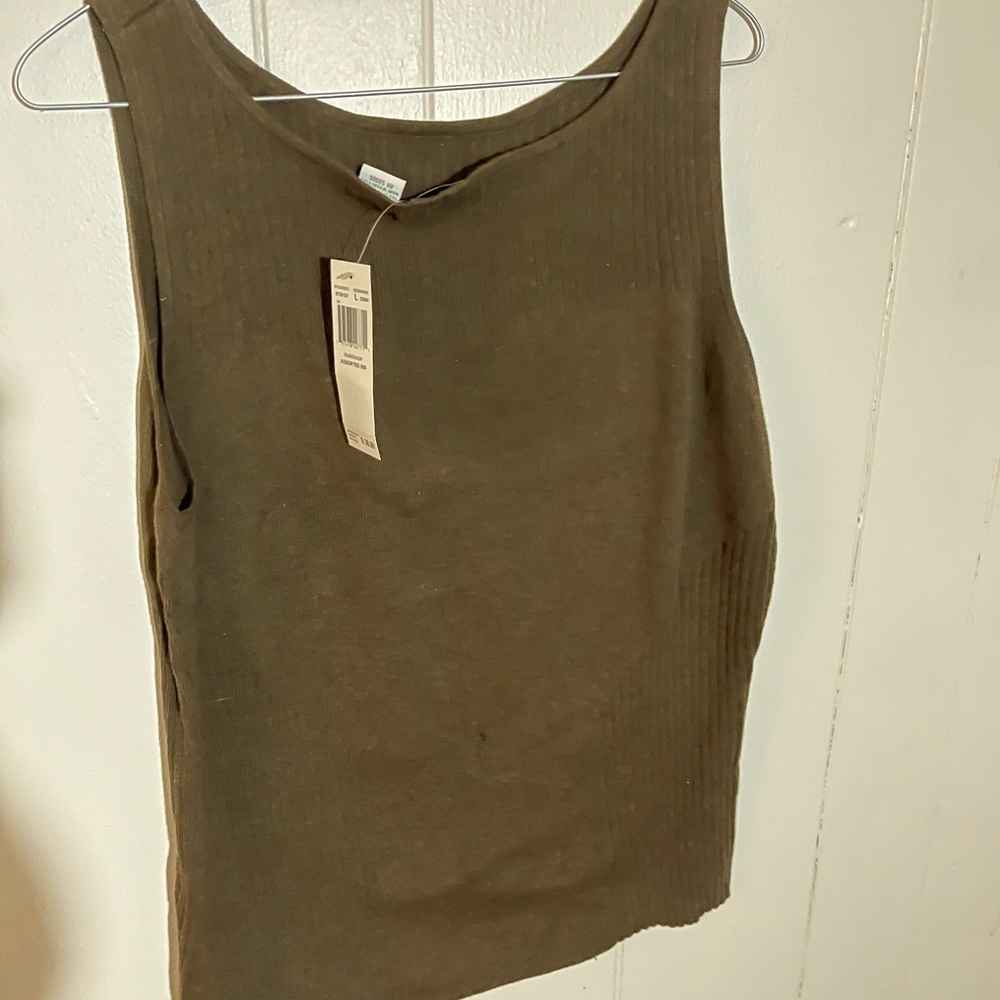 PRIA sleeveless Olive sweater
